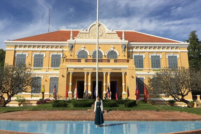 Exploring Battambang History (Walking Tour) - How the Guide Turns Buildings Into a Timeline