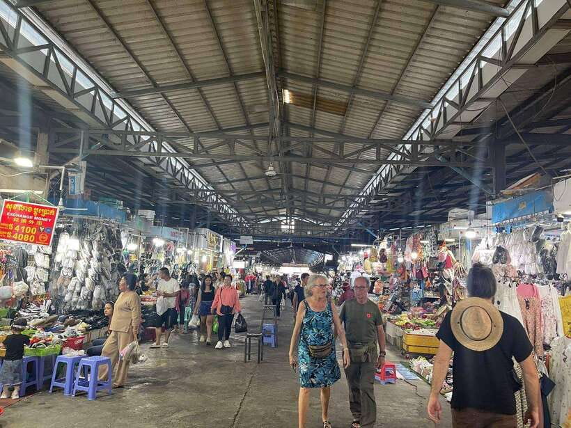 Exploring Sihanoukville: Shore Excursions from Cruise Ports - Golden Lion Statue and Beaches, a Calm Ending to a Busy Day