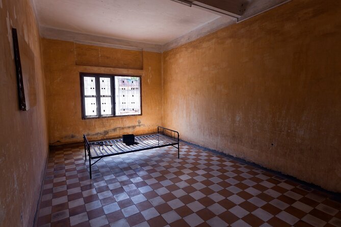 Exploring the Best of Phnom Penh: A Full Day Tour - Choeung Ek Killing Fields: Memorial Stupas and a Final Sense of Scale