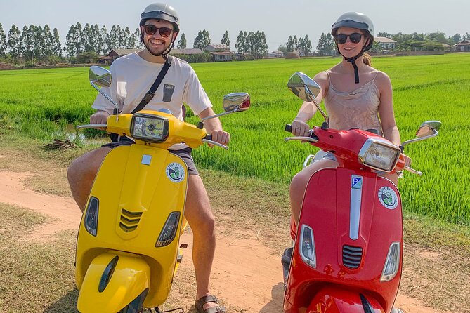 Floating Village Sunset Boat Vespa Tour / Tuk Tuk Available - Wat Po Banteaychey: snacks in hand, then a brief monastery visit