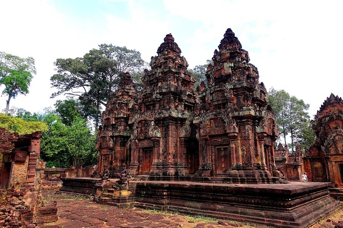Four-day tour Angkor Wat, Banteay Srey, Beng Melea and Siem Reap discovery - Day 3: Beng Melea for the explorer feeling, then the Roluos group at a calmer pace