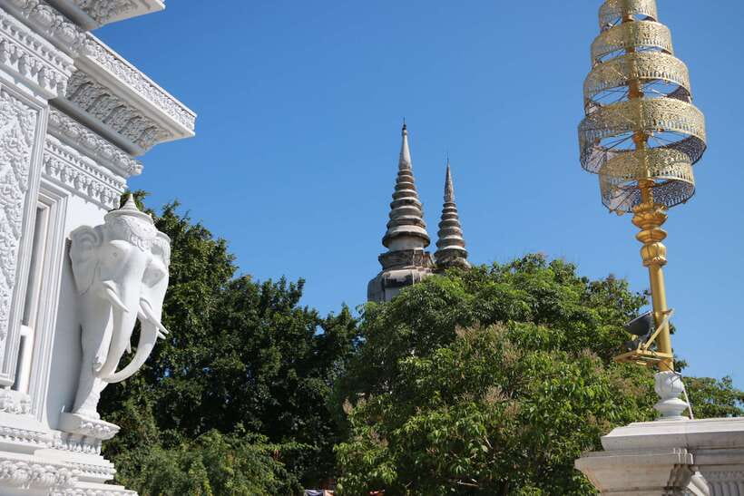 From Phnom Penh: Oudongk Mountain and Koh Chen Island Tour - Koh Chen Silversmith Village: Metalwork You Can Watch