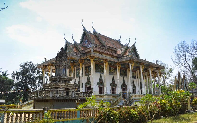 From Siem Reap: Battambang Day Trip Bamboo Train, Bats Cave - How the Siem Reap to Battambang drive sets the tone