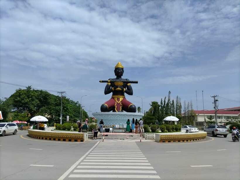 From Siem Reap: Battambang Day Trip Return or to Phnom Penh - Killing Caves to Bat Cave at dusk: how the timing really works