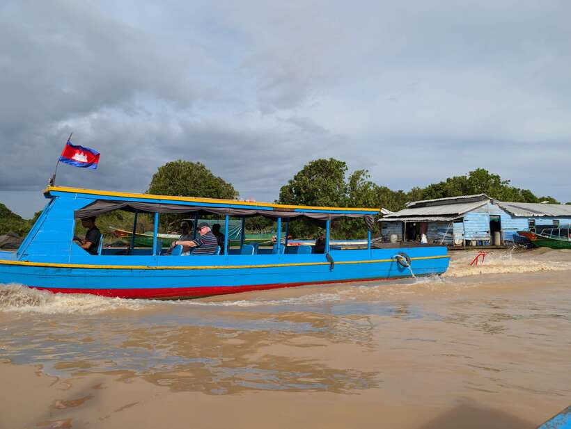 From Siem Reap: Floating Village Tour by Boat - Guides and group size, why Tola and Seila style the day