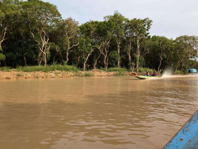 From Siem Reap: Floating Village Tour by Boat - What to bring for sun, bugs, and a boat day that starts early