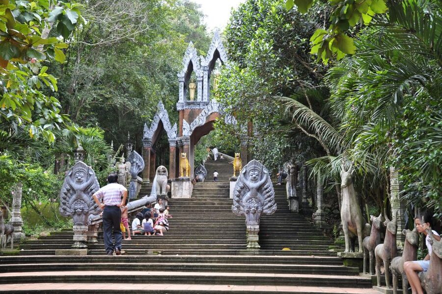 From Siem Reap: Small-Group Phnom Kulen Waterfall Day Tour - Phnom Kulen plateau and ancient temples: time to breathe and look