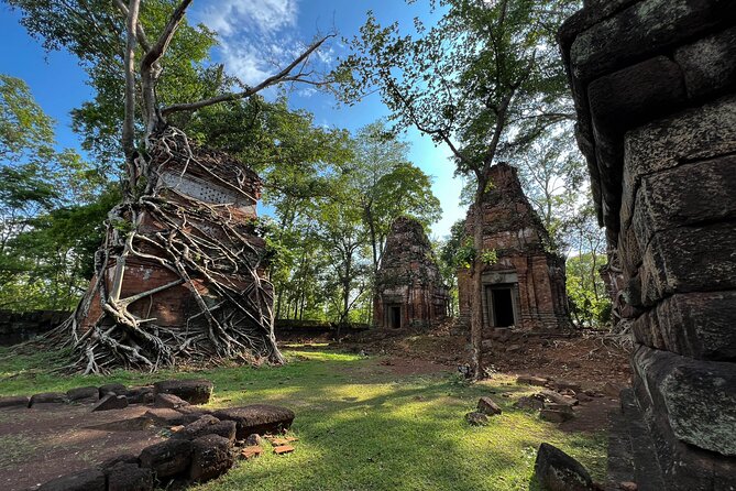 Full Day Banteay Srei Beng Mealea and Koh Ker Small Group Tour - Banteay Srei carvings plus a local family lunch