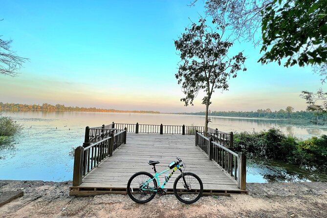 Full-Day Bike Tour in Siem Reap with Zipline - West Baray and Baray Jayataka, a break that changes the pace