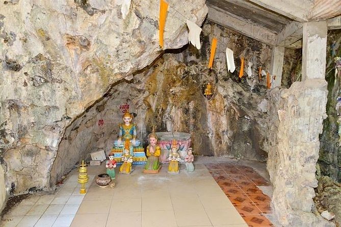 Full Day From Siem Reap - Bamboo Train, Killing Cave & Sunset - Wat Banan and its 365 stairs: a hilltop temple with breathing room