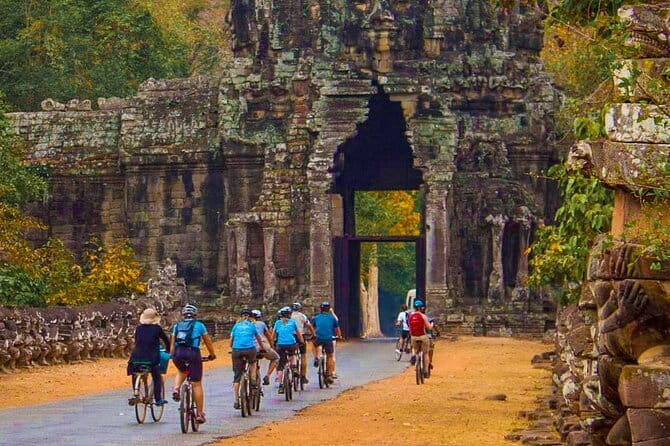 Full-Day Guided Bicycle Tour in Angkor Wat Temple - Getting Started in Siem Reap: Pickup, Bike Fit, and Safety