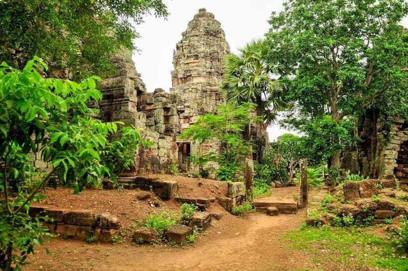 Full-day: Original bamboo train, Wat Banan, Phnom Sampov - Provincial Hall and the early-city stops