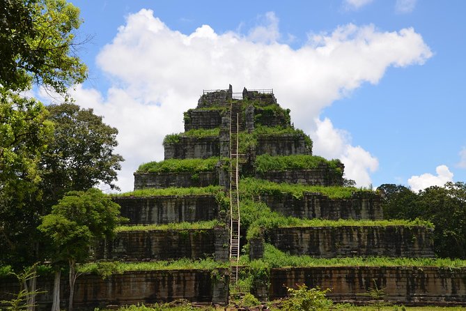Full-Day Preah Vihear, Koh Ker and Beng Mealea Private Tour - Beng Mealea at the end of the day: smaller than Angkor, weirder in a good way