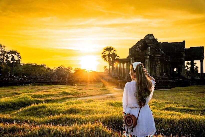 Full Day Private of Angkor Wat Tour with Tuk Tuk - Angkor Wat: lotus-bud towers, massive carvings, and a 2-hour photo-friendly start
