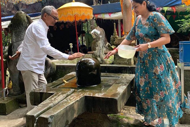 Full-Day Private Tour Phnom Kulen and Waterfalls - Preah Ang Thom pagoda: the reclining Buddha carved into stone