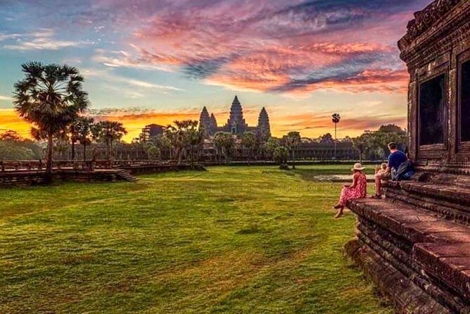 Full-day Private VIP Tour to Angkor Complex - Ta Prohm, Then Angkor Wat for Sunset