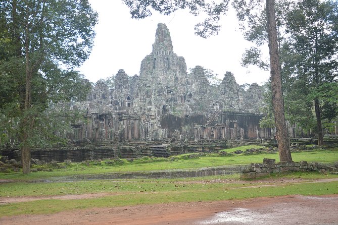 Full-Day Siem Reap Angkor Major Temples Private Tour - Angkor Wat: the world-famous centerpiece and its many moods