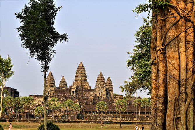 Full Day Temples Explorer - Small Group - Stop 1: Angkor Wat, the world’s largest monument energy