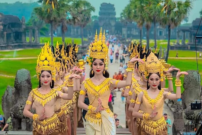 Full-Day Temples of Angkor Small Group Tour - Bayon Temple: The Face Towers and the Khmer Victories Panels