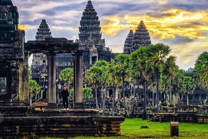 Full-Day Temples of Angkor Small Group Tour - Small-Group Size and the Guide Makes the Difference