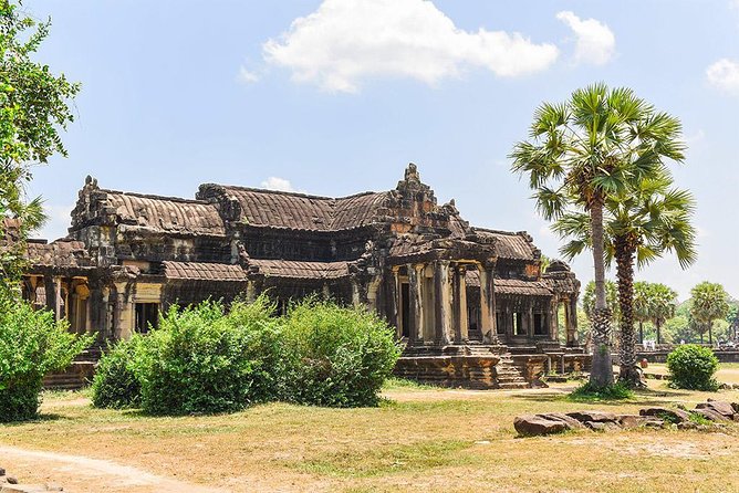Full-Day Temples of Angkor Small Group Tour - Angkor Thom South Gate: Where the Khmer Guardians Start the Story