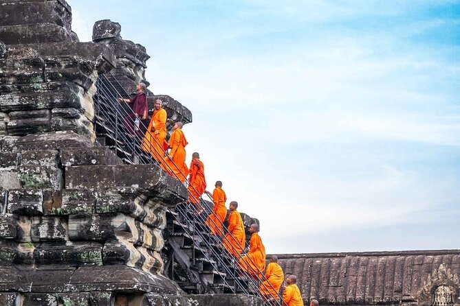 Full Day Tour Angkor Wat Sunrise and Siem Reap Temples - Ta Prohm: the pause in the middle of the day