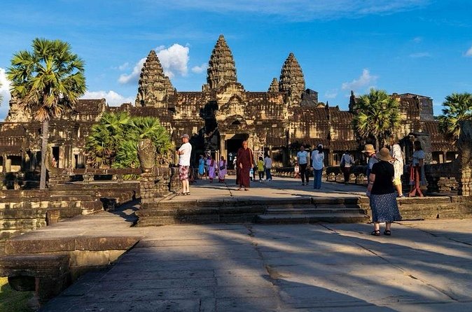 Full Day Tour Angkor Wat Sunrise and Siem Reap Temples - Optional Banteay Srei and the late-day finish