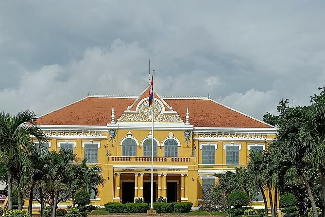 Full Day tour .City tour.Countryside.Bamboo Train.Secret Bat Cave - Rice fields and countryside timing before the bats