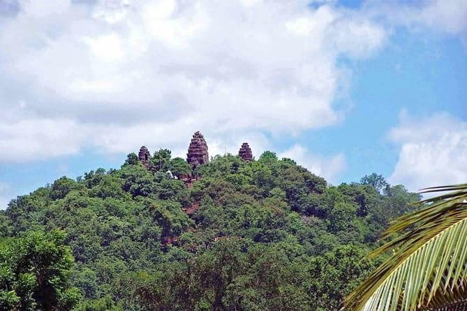 Full Day Tour from Siem Reap - Bamboo Train, Killing Cave & Sunset - Battambang Bat Caves Around 5 pm: The Dusk Moment That Makes the Whole Day