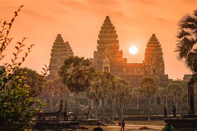 Golden Sunrise at Angkor Wat Private Guided Tour - Angkor Wat sunrise: timing, views, and what to focus on