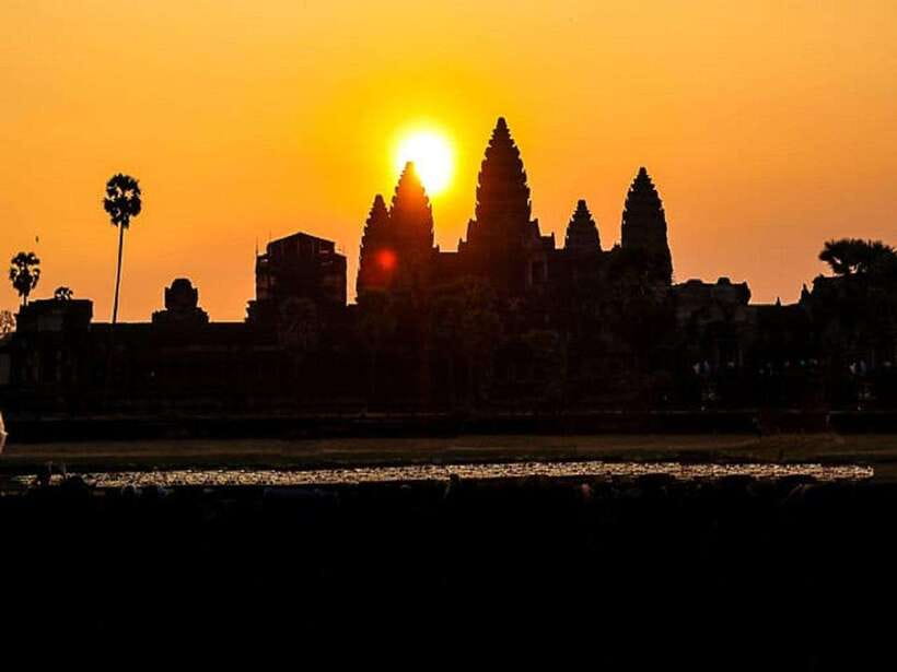 Grand Circle With Sunrise Private Tuk-Tuk - Stop 1: Angkor Wat Sunrise and the Real Payoff