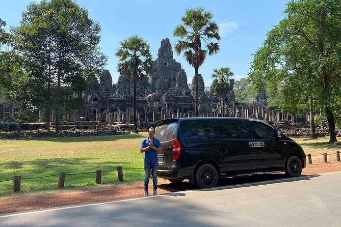 Ground Transfer/ Minivan/ Phnom Penh to Siem Reap - Pickup, Name Signs, and Getting in the Right Car