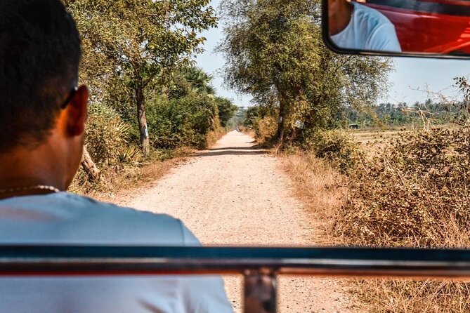 half day morning tour by Tuk-Tuk - Stop 3: Prasat Ek Phnom and that big Buddha moment