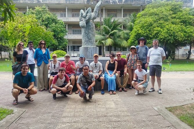 Half-Day Tour of the Killing Field and S21 - A half-day that hits fast: Phnom Penh to Choeung Ek and S21