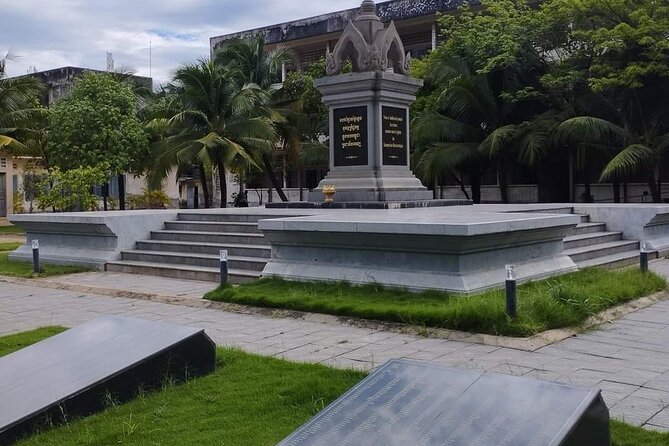 Half Day Tuol Sleng S21 and Choeung Ek Killing Field Tour - Price and Value: What $35 Means Once Tickets Are Added