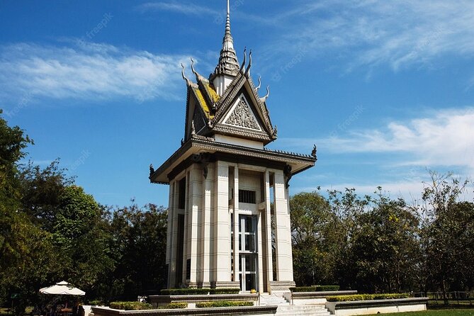 Half Day Tuol Sleng S21 and Choeung Ek Killing Field Tour - Choeung Ek Killing Fields Memorial: The Meaning Behind the Short Drive