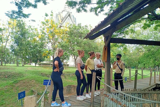 Half Day Tuol Sleng S21 and Choeung Ek Killing Field Tour - Tuol Sleng (S21): What to Expect in the Former Security Prison