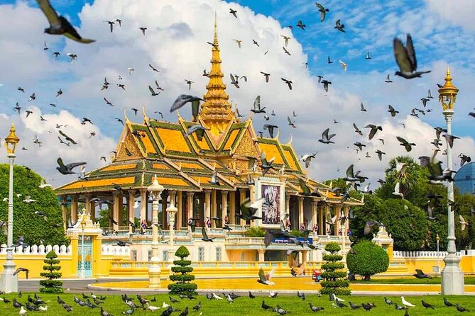 Hidden Phnom Penh City Tour, Royal Palace, Wat Phnom - Wat Phnom and the Royal Palace area, from temple to royal grounds