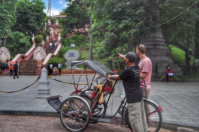 Hidden Phnom Penh City Tour, Royal Palace, Wat Phnom - Wat Botum Park finish at the restaurant and bar stretch