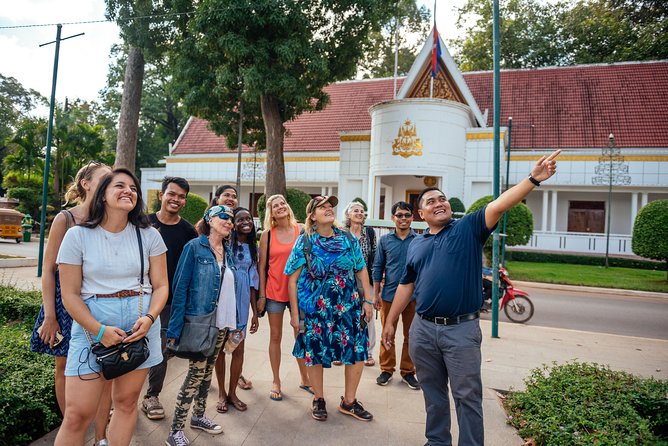 Highlights & Hidden Gems With Locals: Best of Siem Reap Private Tour - Stop 5: Sok Heng Drink Shop, Local Flavors and a Snack Moment