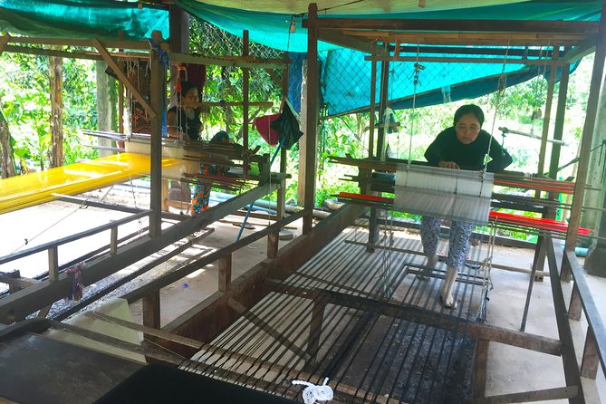 Island Community Life in Phnom Penh - The silk workshop visit, from thread to scarves
