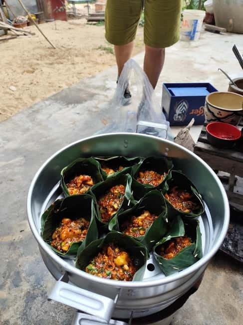 Kampot Countryside: Authentic Khmer Cooking Class - Pickup and market shopping with Samon, the start that sets the tone