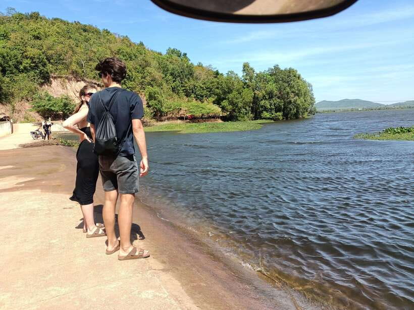 Kampot Countryside include Pepper farm,Kep crab market beach - Brateak Krola Lake: an artificial lake with a heavy past