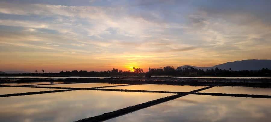Kampot Countryside include Pepper farm, Salt field & Lake - Key highlights you should care about