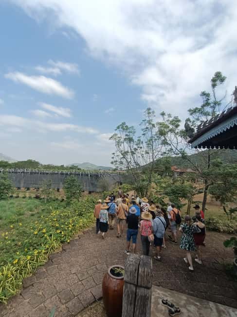 Kampot-Phnom Penh include Pepper farm Tour, Salt field, Lake - Who this tour suits best (and who should skip)