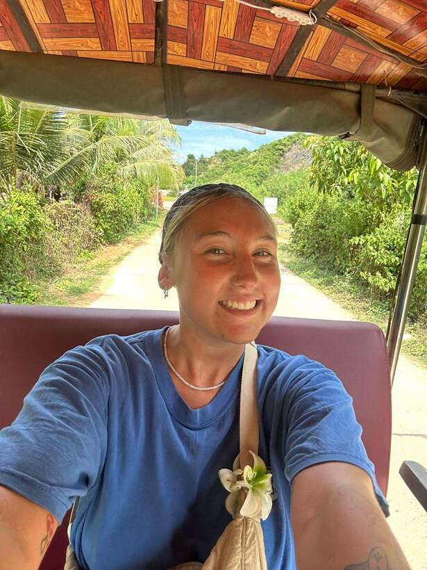 Kampot: Tuk Tuk Trip to Pepper Farm, Kep, Crab Market & More - Kep Beach: short stroll, best used for a breather