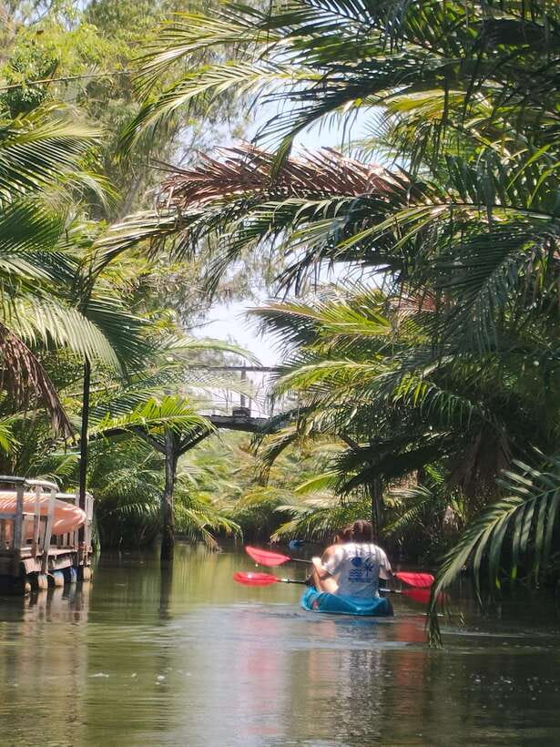 Kayaking tour around green cathedral - Guide Style, Pacing, and How the Tour Works for Different Skill Levels