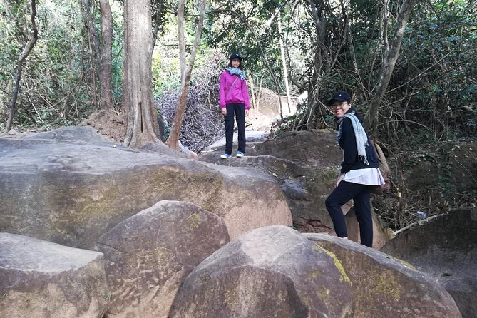 Kbal Spean, Banteay Srei & Banteay Samre temple - Stop 1: Kbal Spean and the River of 1000 Lingas Trail