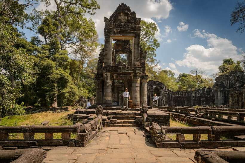 Kbal Spean Trekking Tour with Banteay Srei & Landmine Museum - Key things to know before you go