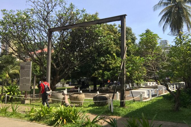 Khmer Rouge, genocide museum &killing field tour - Why this 4 to 5 hour Phnom Penh route works